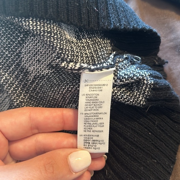 Forever 21 Bunny sweater size medium. - Picture 5 of 5